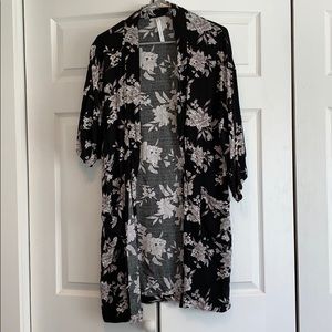 Black floral kimono